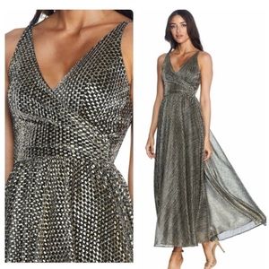 Dress the population NWT gold and black maxi dress
